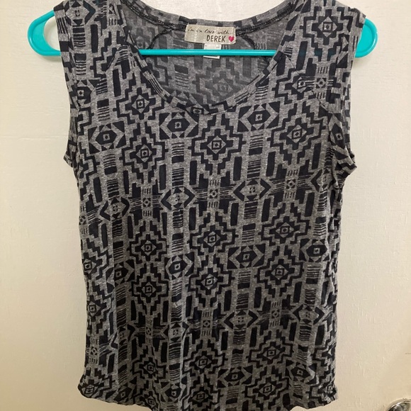 NWOT Aztec Print Sleeveless Top - Picture 4 of 9